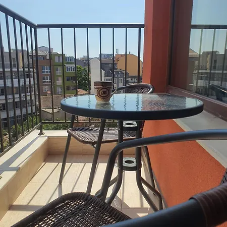 Apartmán детелина апартамент- Free Underground Parking Lot Varna