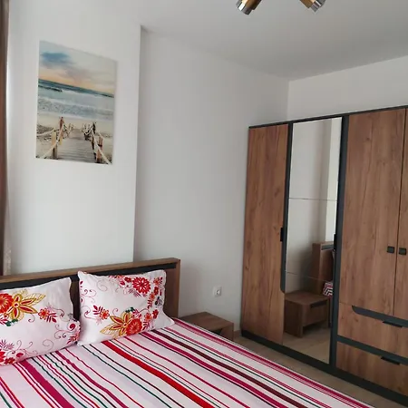 детелина апартамент- Free Underground Parking Lot וארנה