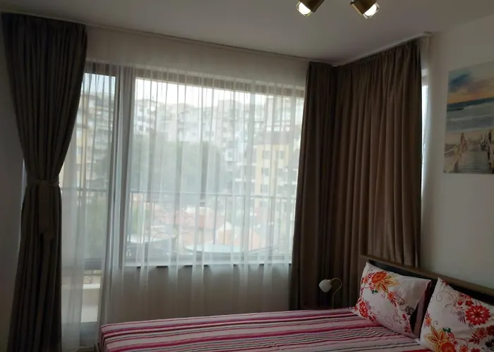 детелина апартамент- Free Underground Parking Lot * Βάρνα